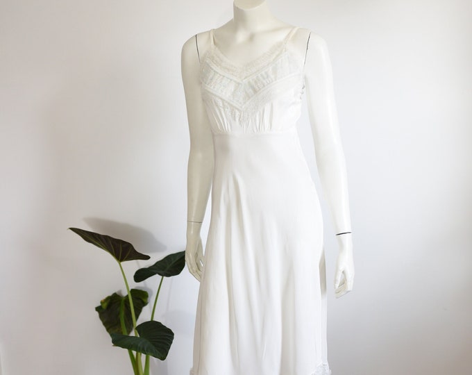 40s/50s Nan Flower Ruffly White Slip - S