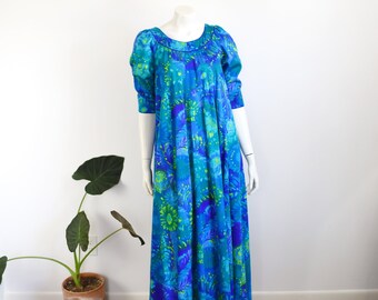 1960s Hawaiian MuuMuu Dress - S/M