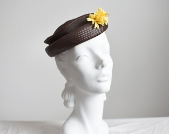 SALE 1930s Brown Straw Hat with Yellow Flower