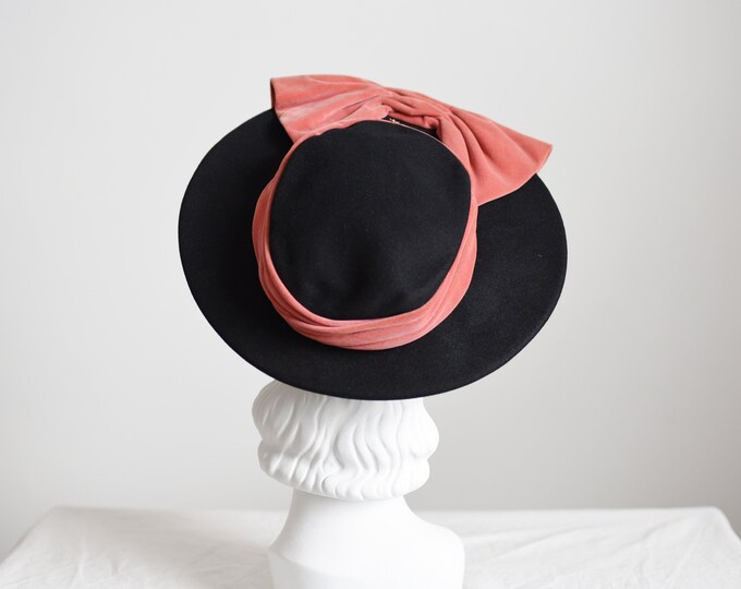 1940s Velvet Hat with Bow