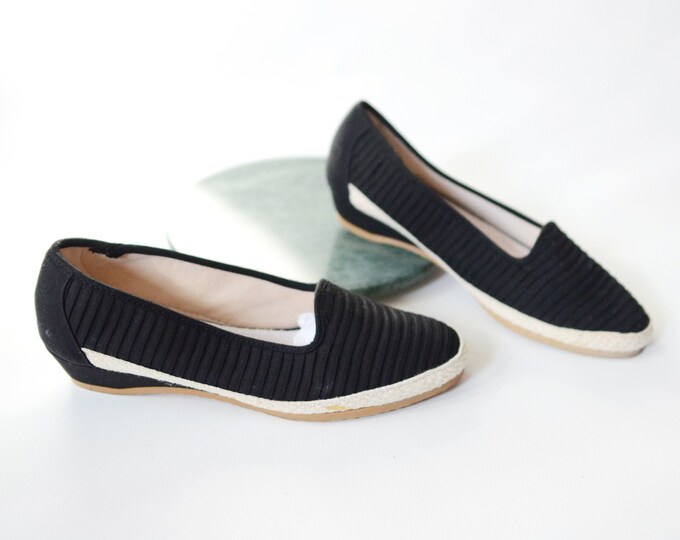 SALE 1980s Outdoorables Black Wedge Shoes