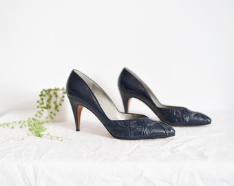 1980s Navy Leather Pumps - 8.5 Narrow