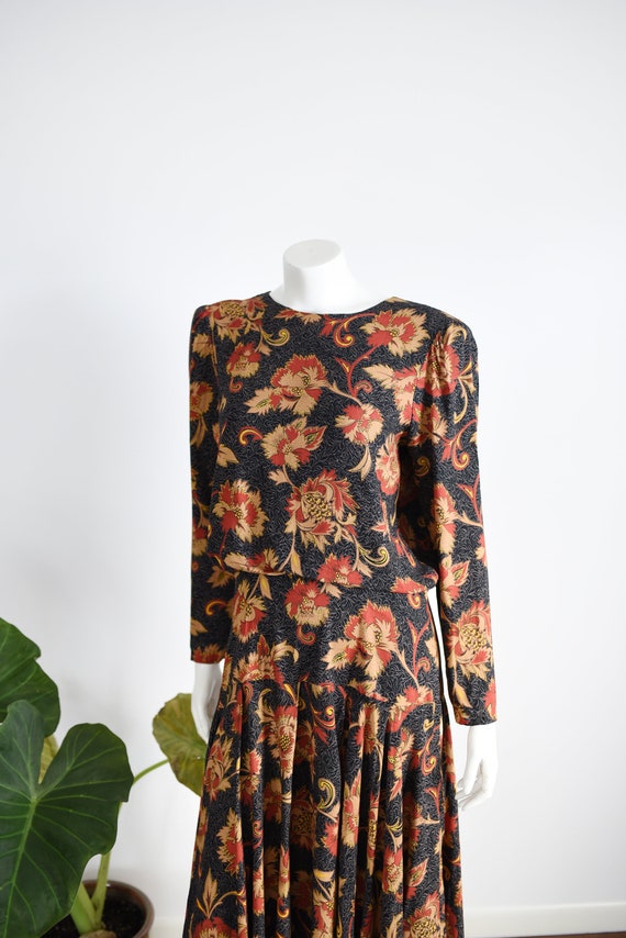 1980s Dark Floral Rayon Dress -  L - image 8