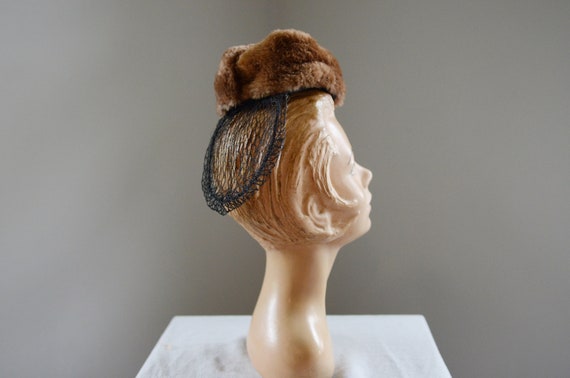 Roe Kauffman Fur 1940s Tiny Tilt Hat - image 3