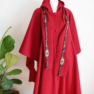 1980s Red Wool Coloratura Cape S/M/L/XL image 7