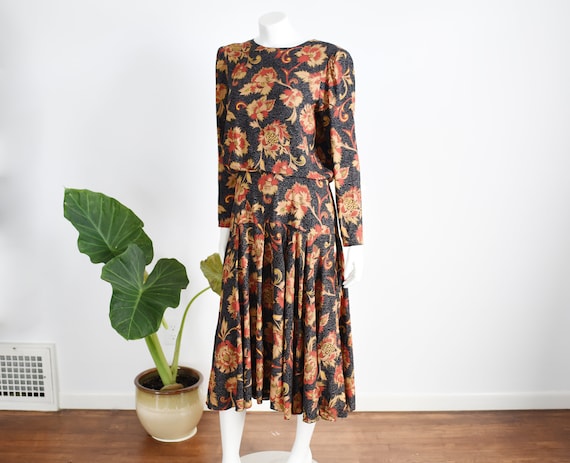 SALE 1980s Dark Floral Rayon Dress -  L