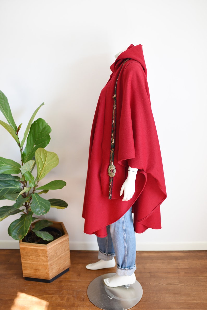 1980s Red Wool Coloratura Cape S/M/L/XL image 4