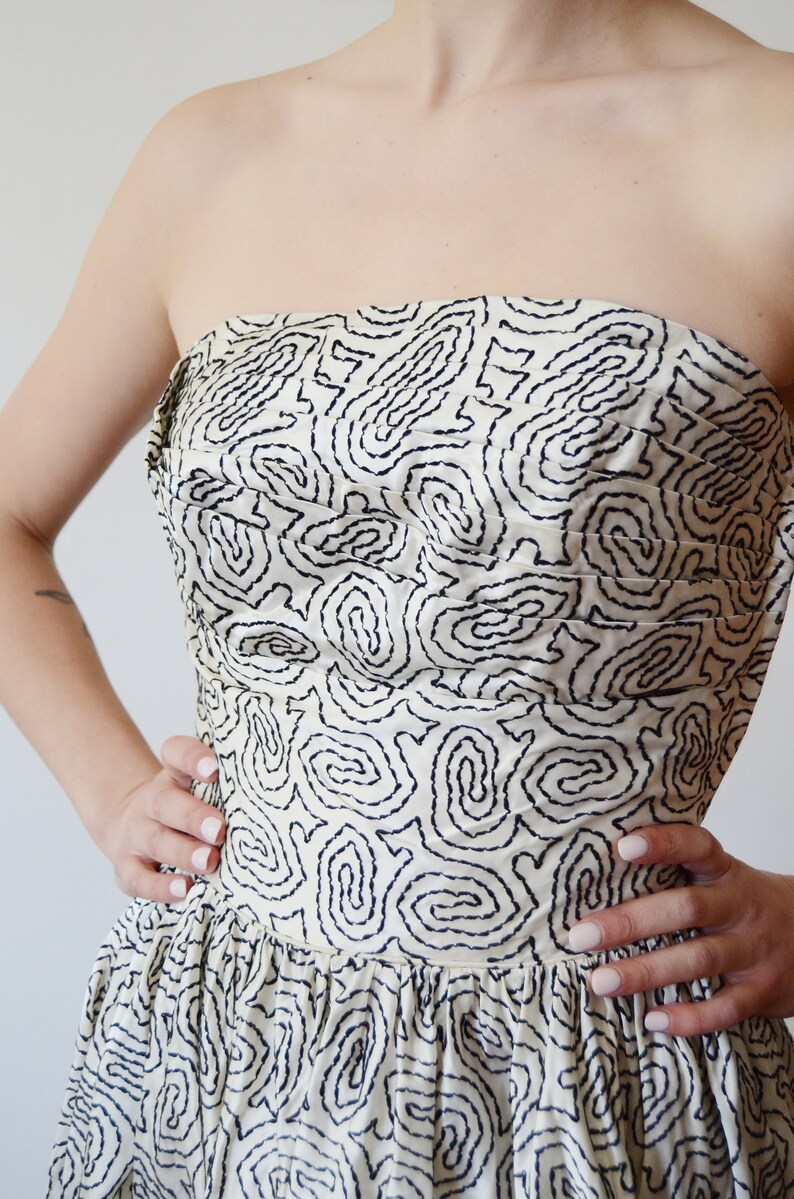 1950s Flocked Velvet White and Black Party Dress XS