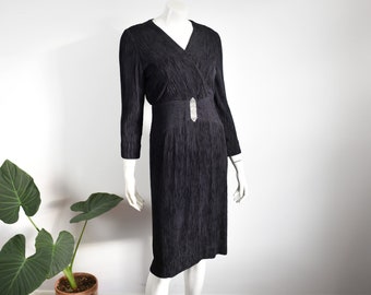 Textured Black 1980s Cocktail Dress with Beaded Accent - M