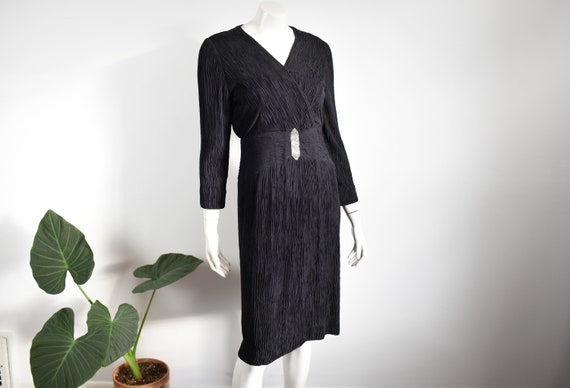 Textured Black 1980s Cocktail Dress with Beaded Accent - M