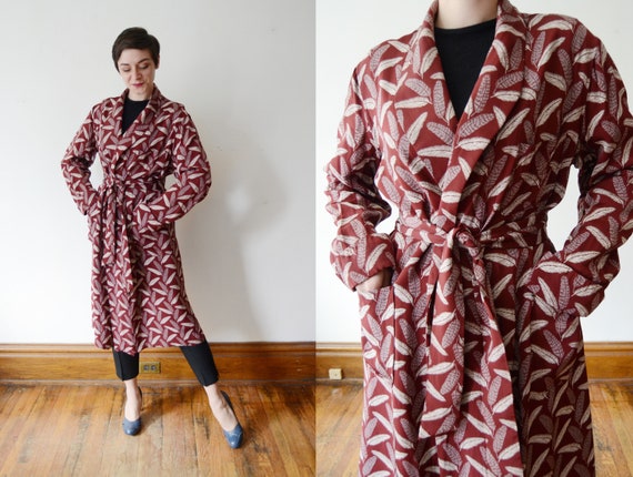 1940s Cold Rayon Feather Robe - M
