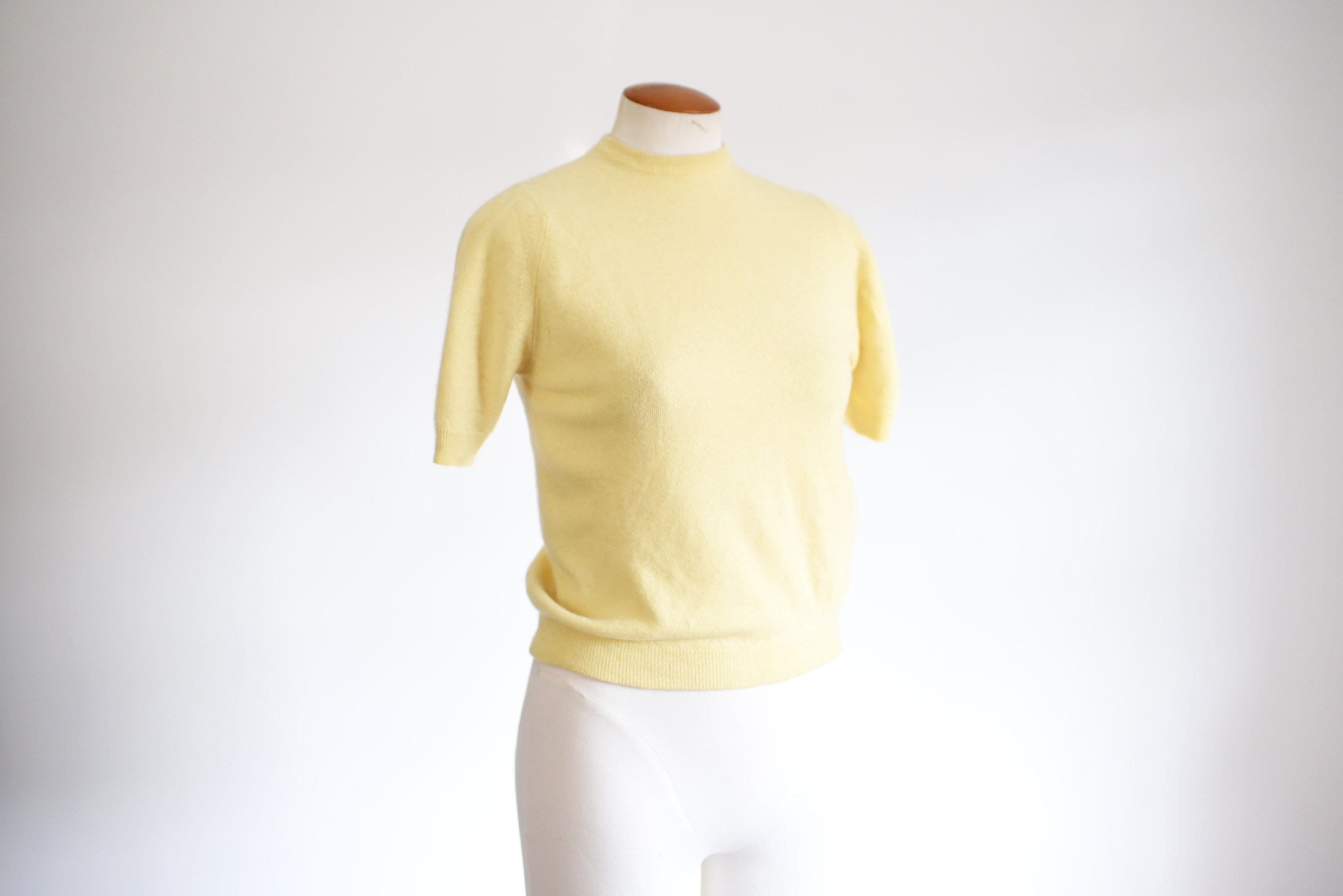 Pale yellow cashmere sweater hotsell