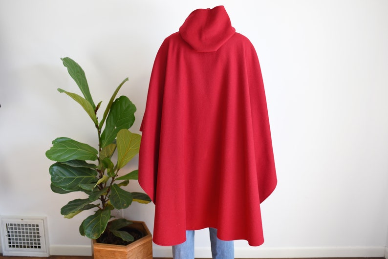 1980s Red Wool Coloratura Cape S/M/L/XL image 2