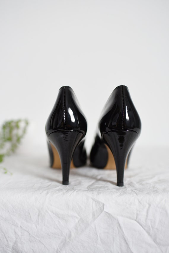 1960s Black and White Leather Pumps - 9N - image 4