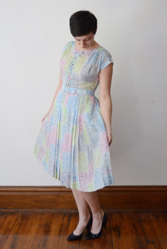 1950s Pastel Floral Dress with Lattice Bodice - M - image 4