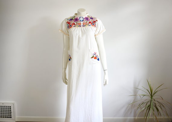 1970s Embroidered Bird Dress - S/M