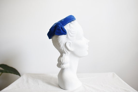 1950s Blue Velvet Hat - image 1