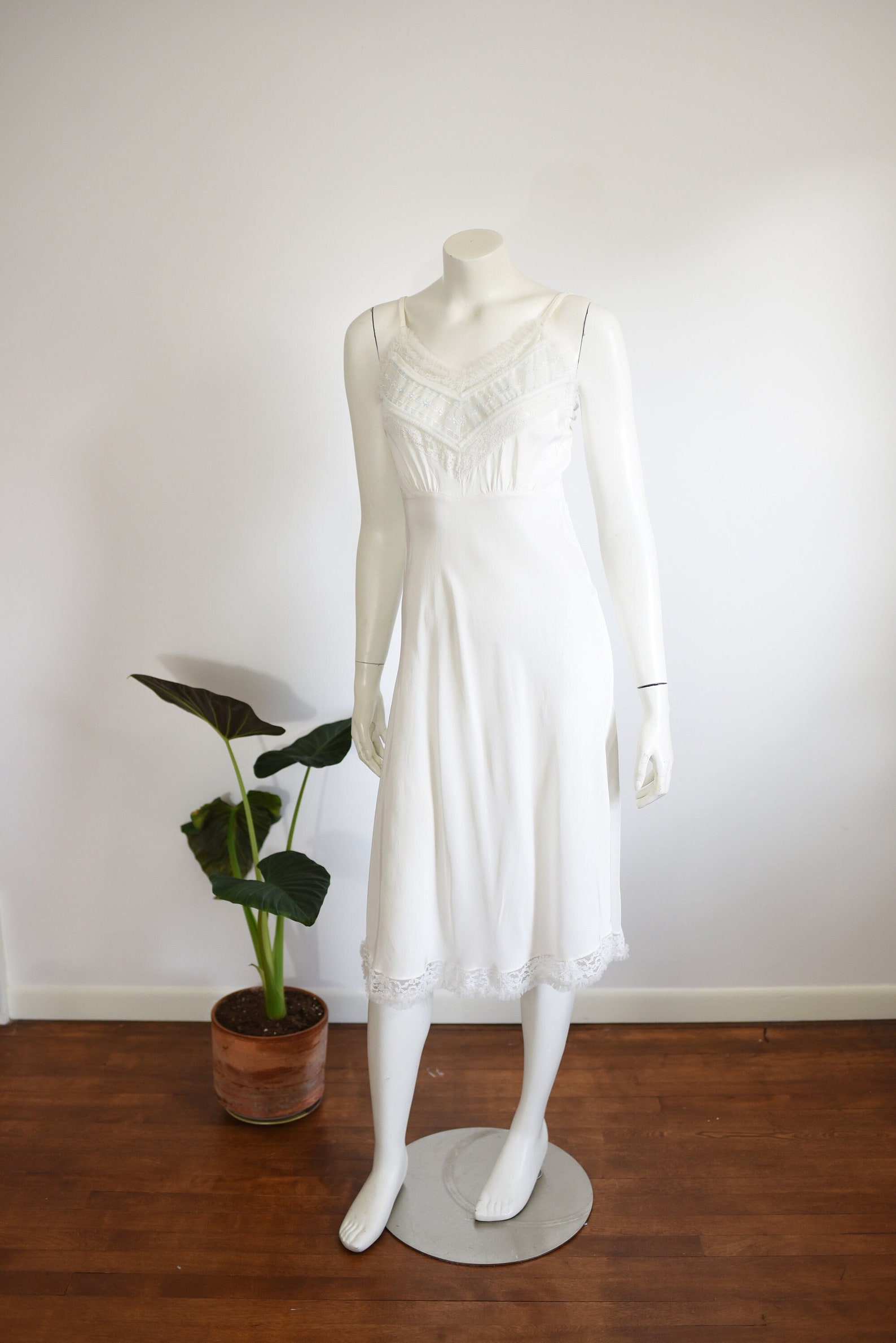 40s/50s Nan Flower Ruffly White Slip - S - Etsy