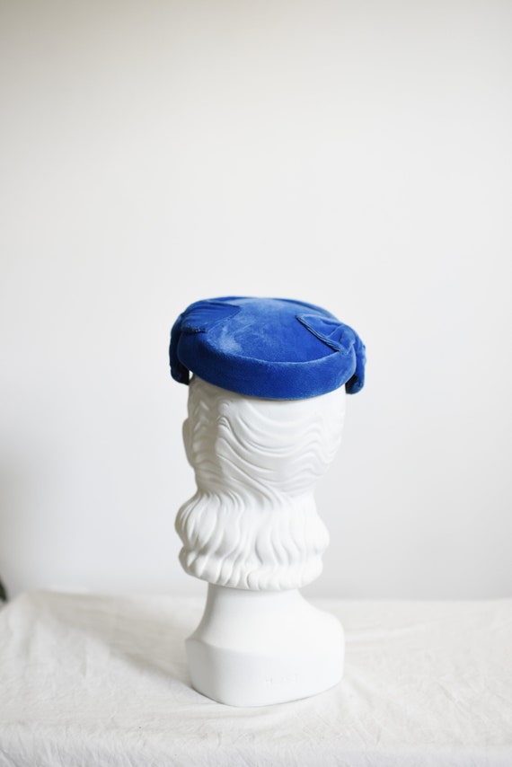 1950s Blue Velvet Hat - image 4