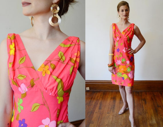 1960s / early 1970s Hot Pink Hawaiian Mini Dress w