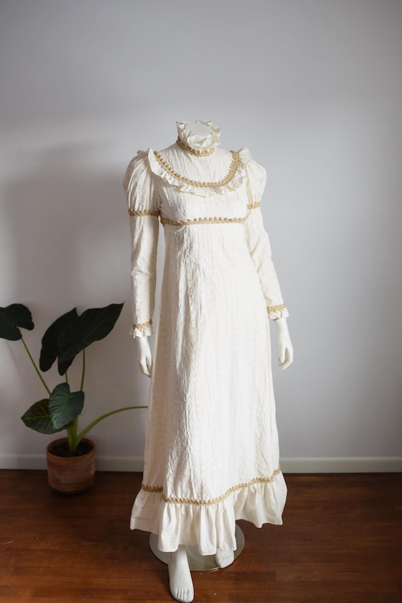 1970s Cream Cotton Eyelet Prairie Dress - XS