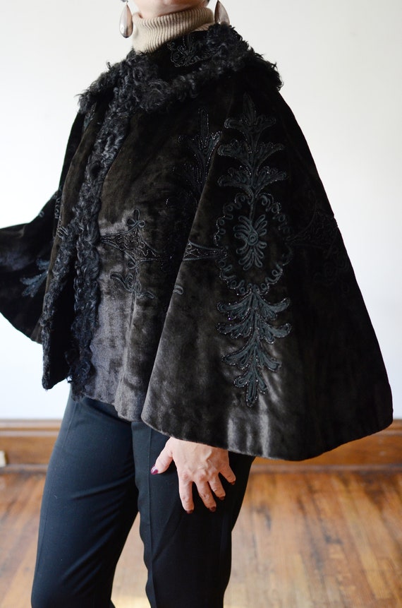 Edwardian Velvet and Curly Lamb Cape OSFM - image 6