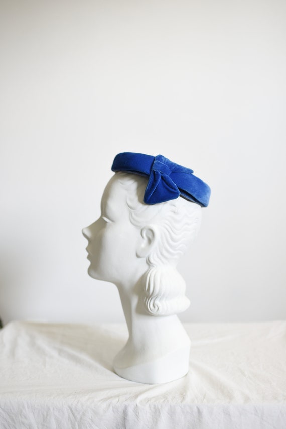 1950s Blue Velvet Hat - image 5