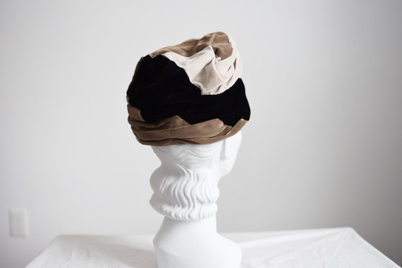 SALE 1960s Velvet Turban Hat