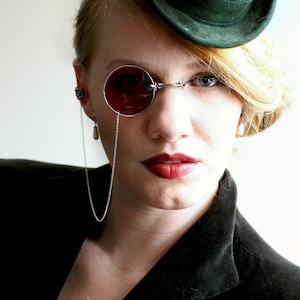 rote Linse Brille für Frauen, ästhetisches Vampir Monokel für Männer, Gothic Academia Whimsigoth Accessoires, Gothic Geschenke für sie, Steampunk-Mode Bild 6