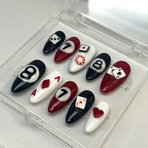Vegas 3D Casino Biljart Pers Op Spijkerset | Goknagels | Herbruikbare handgemaakte aangepaste persen | Feestnagels | 8-ball | Pokeraaskaarten