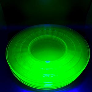 Set of 6 Anchor Hocking Uranium Glass Plates