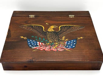 Escritorio de madera patriótico vintage