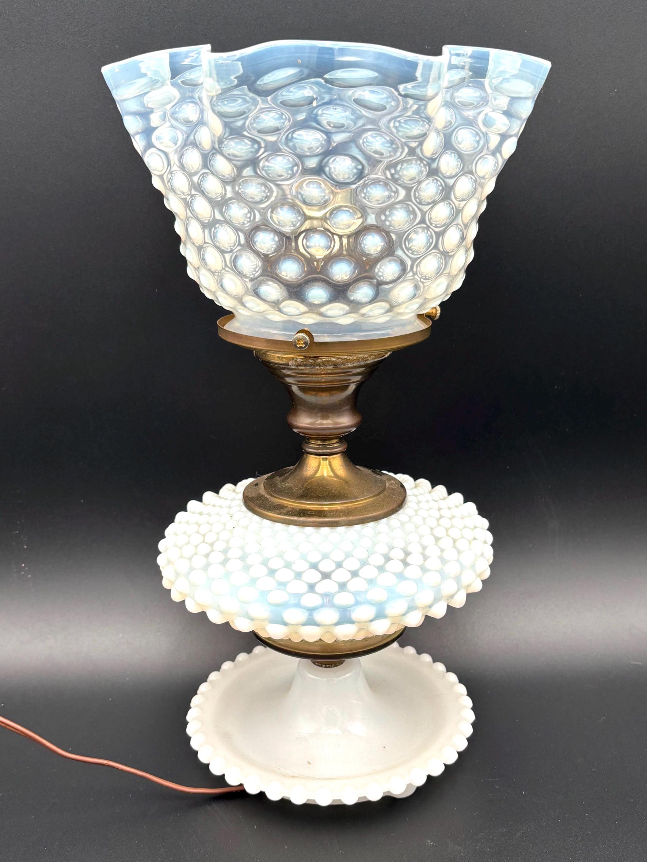 ヴィンテージ フェントン オパールセント ホブネイル ブドワール