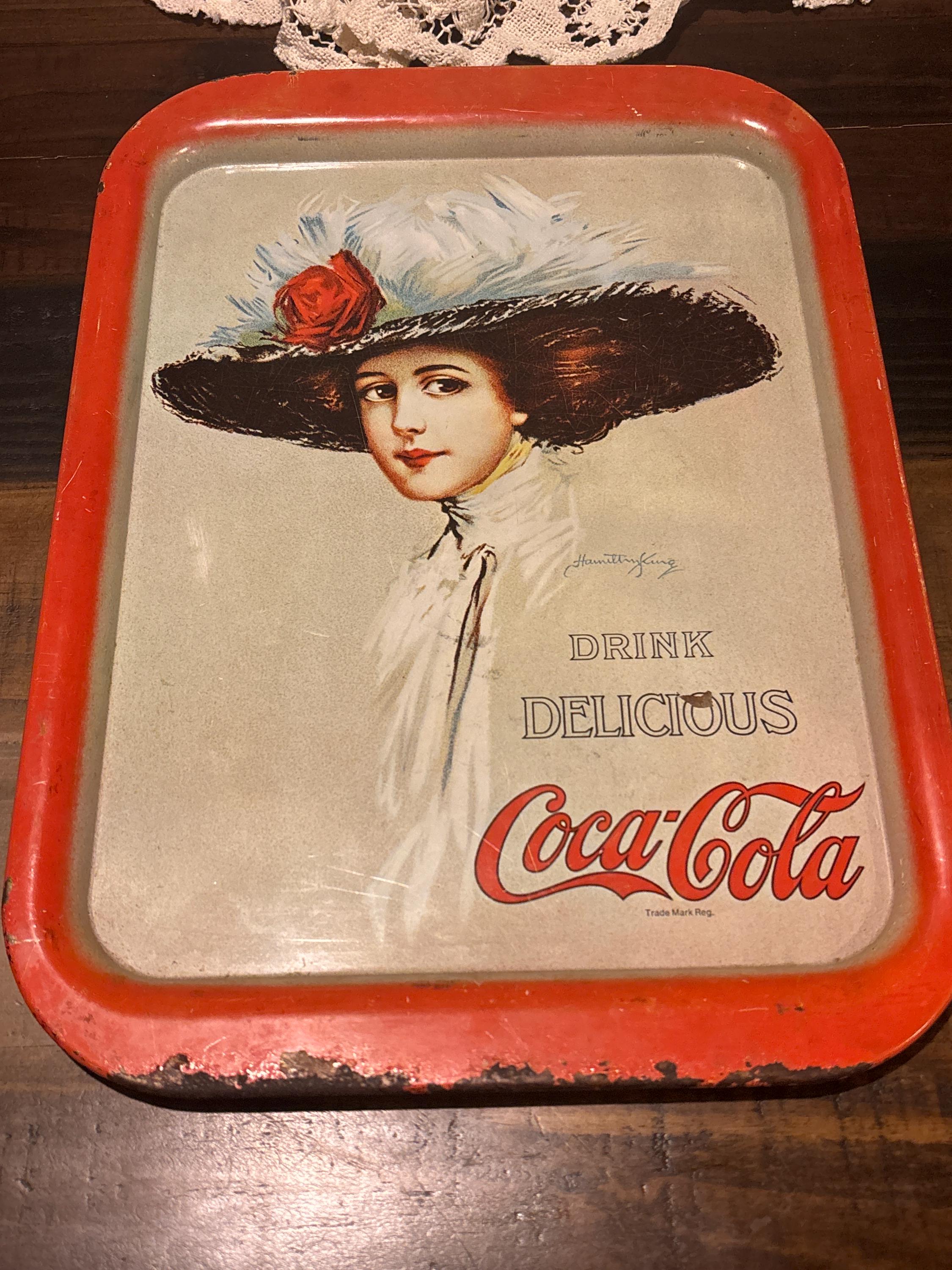 コカコーラ　ビンテージトレイ ヴィンテージ復刻トレイ 1909年 コカ・コーラガール - Etsy 日本