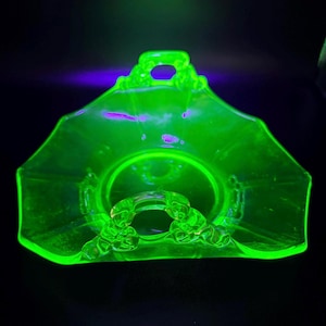 Cambridge Uranium Glass Dish