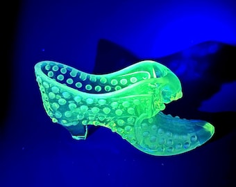 Vintage Fenton Art Glass Hobnail Opalescent Glass Cathead Slipper