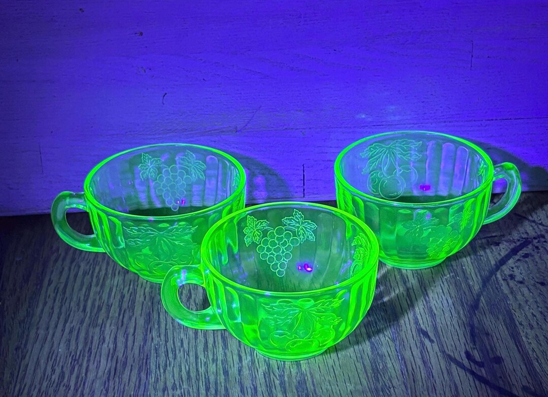 ウランガラスティーカップトリオ - Etsy 日本