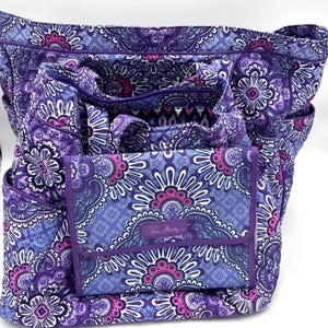 3 Teiliges Set von Vera Bradley in Flieder mit Gobelin Muster