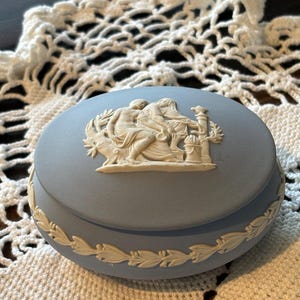 Vintage Wedgwood Porcelain trinket box