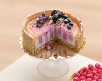 MTO-Dark Fruit Cut Cheesecake (Blackberry, Blueberry, Blackcurrant) - Tiny Miniature Food in 12th Scale for Dollhouse