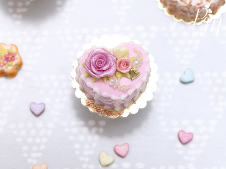 Mto Pink Heart Shaped Cake Decorated With Roses Miniature Etsy