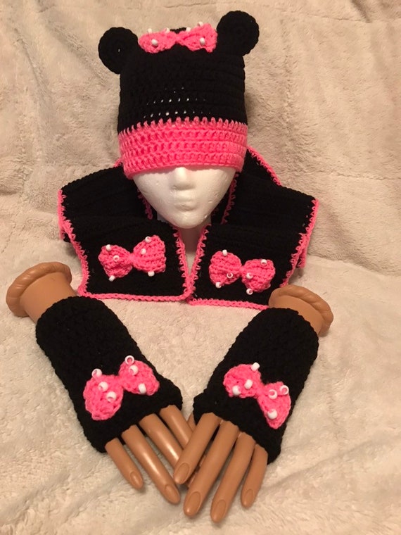 minnie mouse hat and gloves