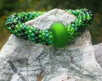 Kelp bead crochet bracelet....................FREE SHIPPING.......................