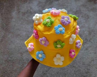 Sombrero de pescador con flores de crochet: Sombrero para el sol amarillo cottagecore hecho a mano