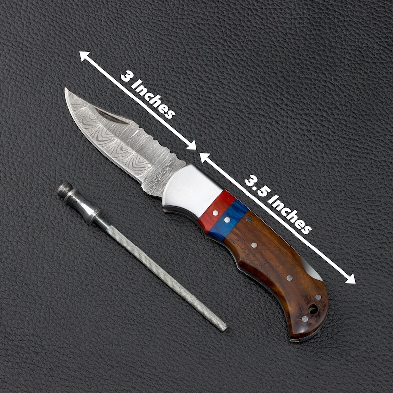 Folding size of Damascus pocket is 3.5"