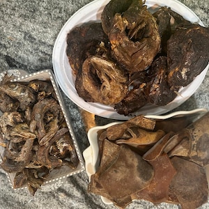 Venta de muestras de pescado seco (Adwene), ponmo, alrededor (intestinos), carne de cabra asada (venta de fondo - 5 variedades)