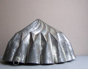 Vintage Scalloped Edge Domed Tin Mold