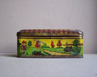 Small Decorative Vintage Tin / Petite Tarnished Treasure Box