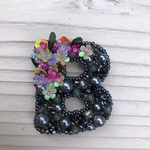 Hecho a mano, con cuentas, joyería, bordado, letra, regalo, especial, único