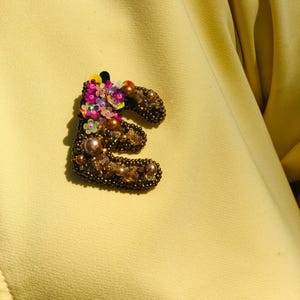 broches, cuentas, abalorios, bordado, hecho a mano, único, especial, regalo, carta